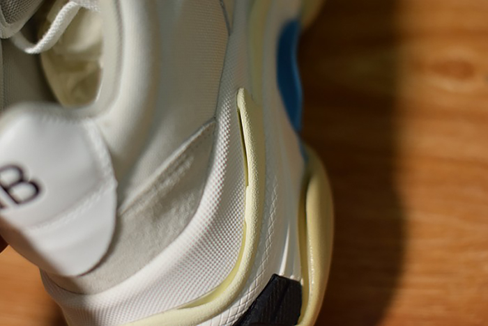 Ba*len*cia*ga triple s white suede 500597 w0971 9000