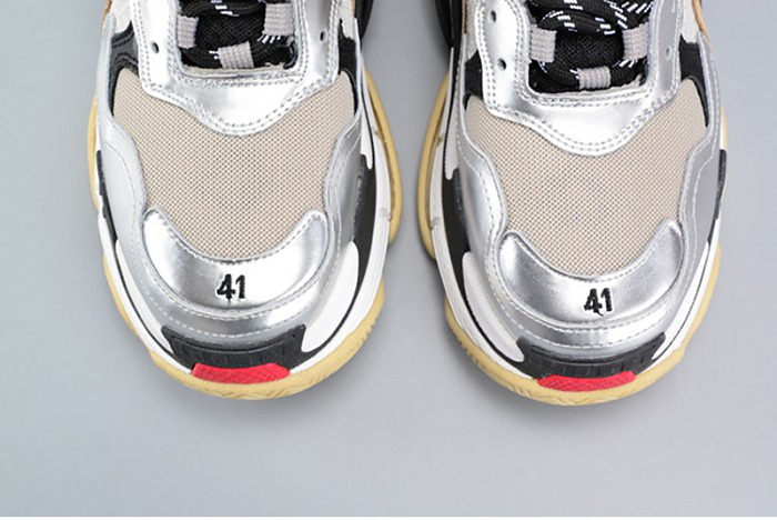 Ba*len*cia*ga 17fw triple s 656686-w06g0-1001